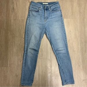 Pre-loved Women’s 721 Levi’s Jeans W28